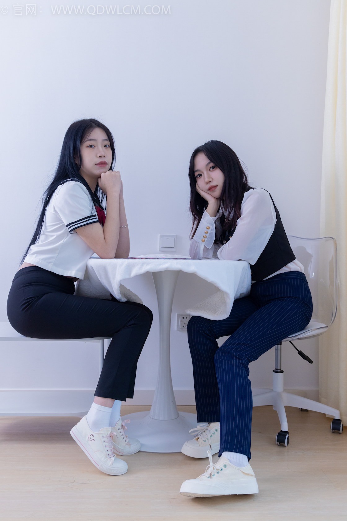 资讯|物恋传媒 &#8211; NO.1835期 《纱纱小谷》 帆布鞋，白棉袜，西服裤，牛仔裤，抖腿剧情