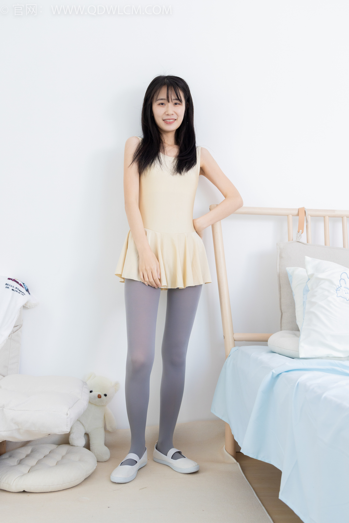 资讯|物恋传媒 &#8211; NO.1823期 《菜菜》 白布鞋，厚灰丝，厚肉丝，黑丝[脚尖加固款]，舞蹈服