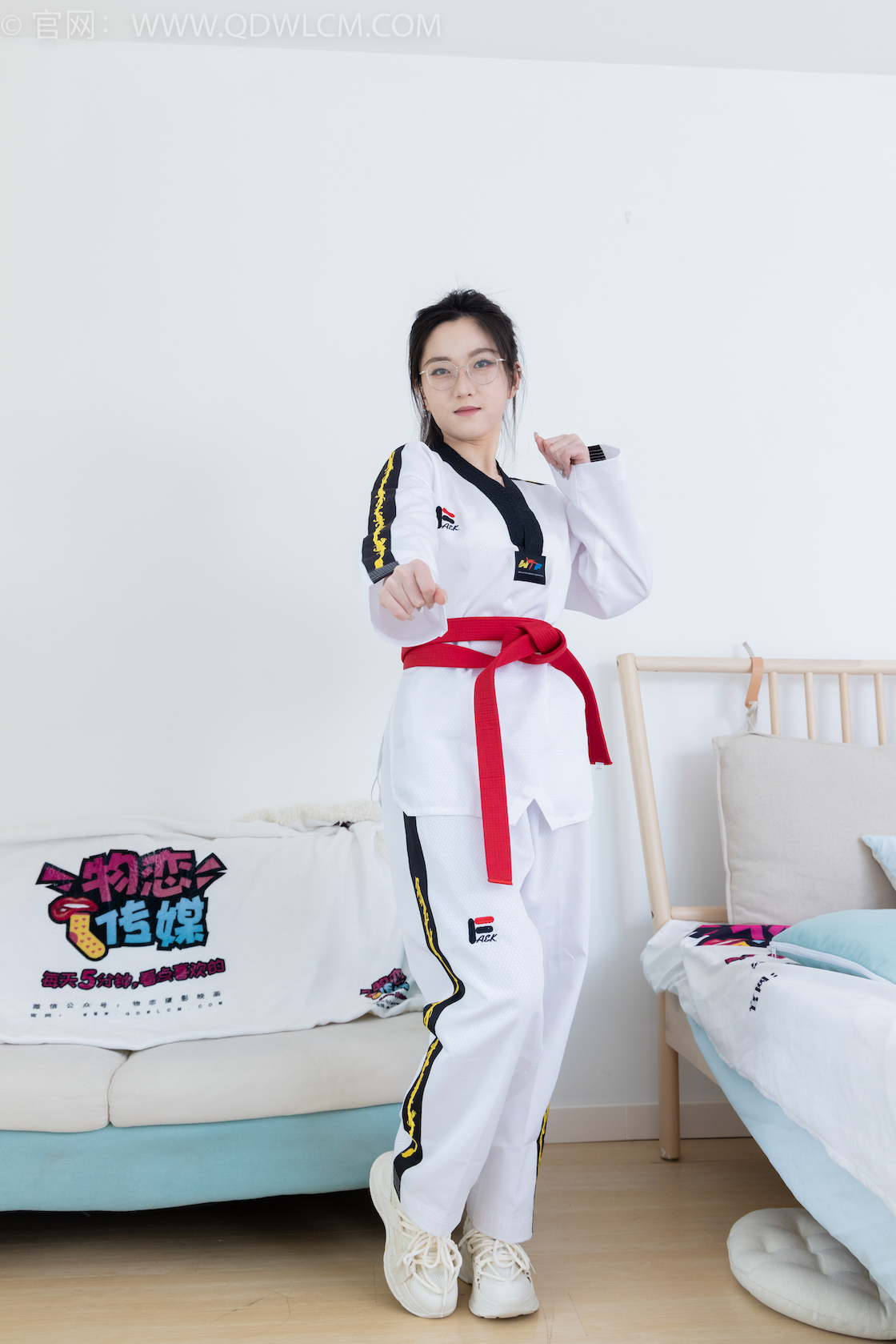 资讯|物恋传媒 &#8211; NO.1867期 《川川》 运动鞋，白棉袜，肉丝[脚尖加固款]