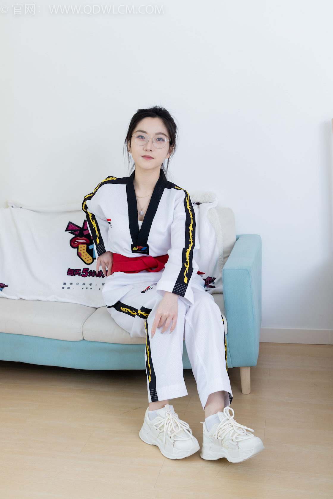 资讯|物恋传媒 &#8211; NO.1867期 《川川》 运动鞋，白棉袜，肉丝[脚尖加固款]