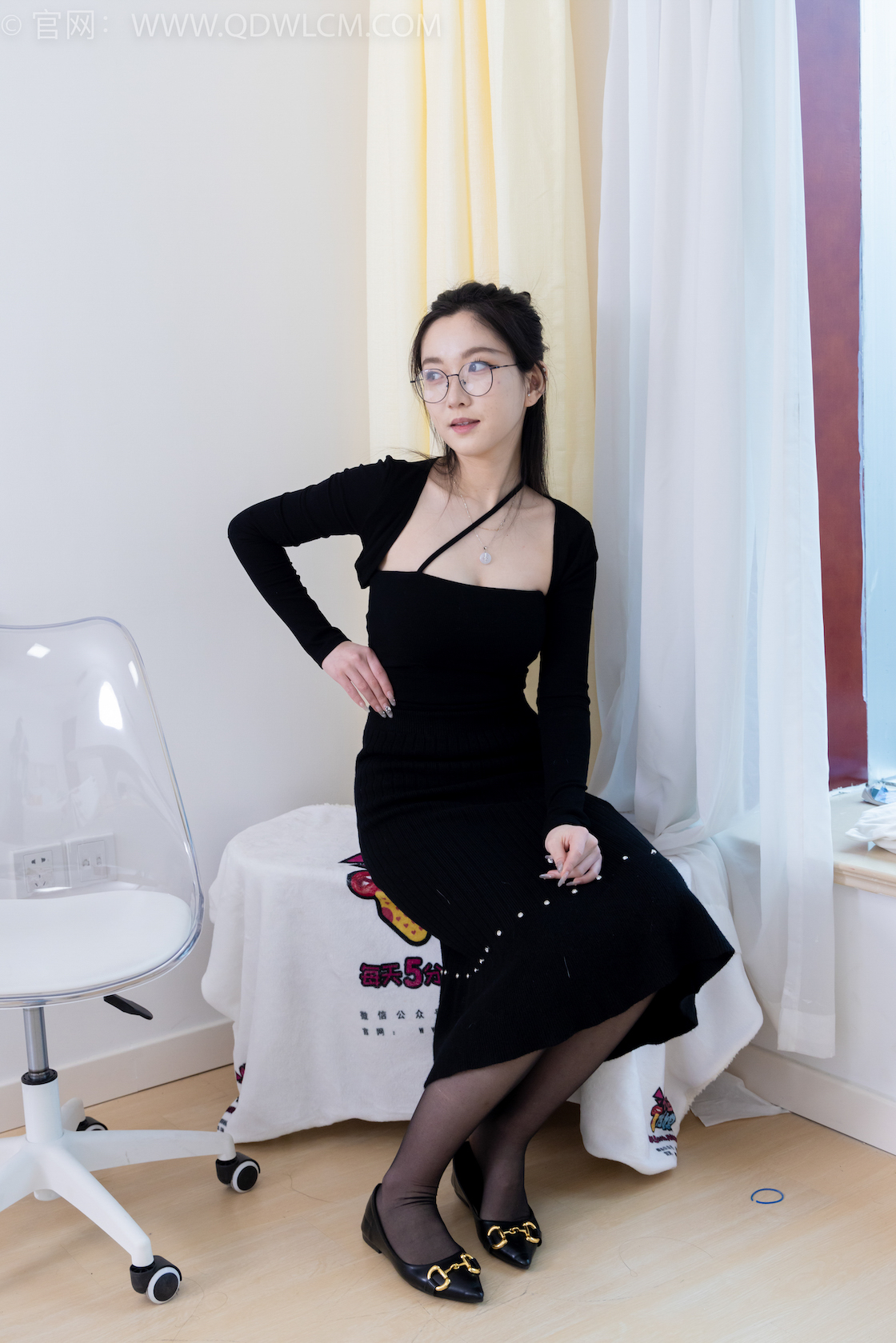 资讯|物恋传媒 &#8211; NO.1891期 《川川》 平底鞋，黑丝[脚尖微加固款]