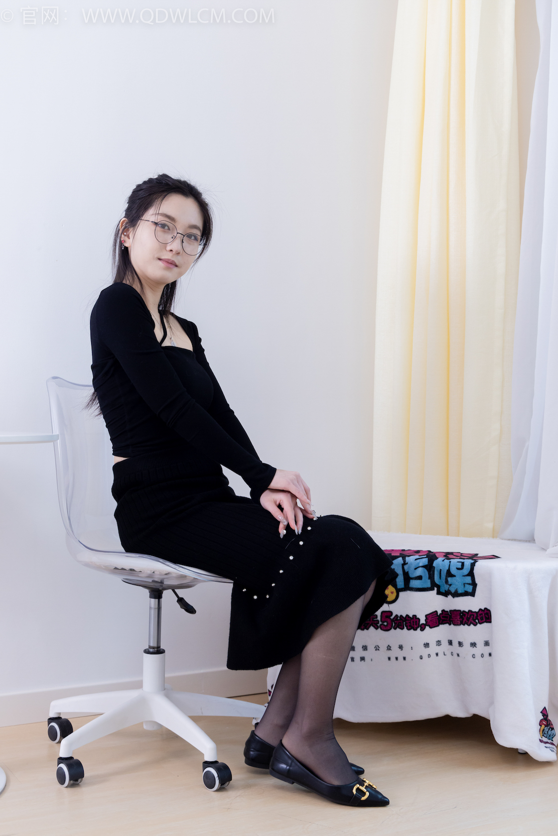 资讯|物恋传媒 &#8211; NO.1891期 《川川》 平底鞋，黑丝[脚尖微加固款]