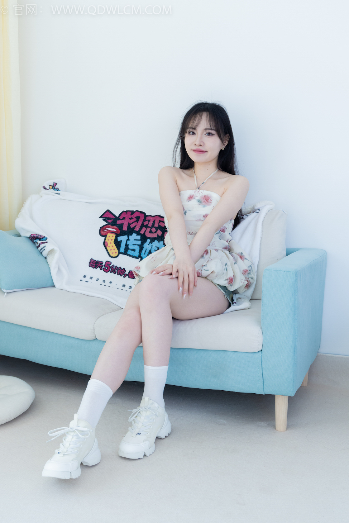 资讯|物恋传媒 &#8211; NO.1875期 《小酒》 运动鞋，白棉袜