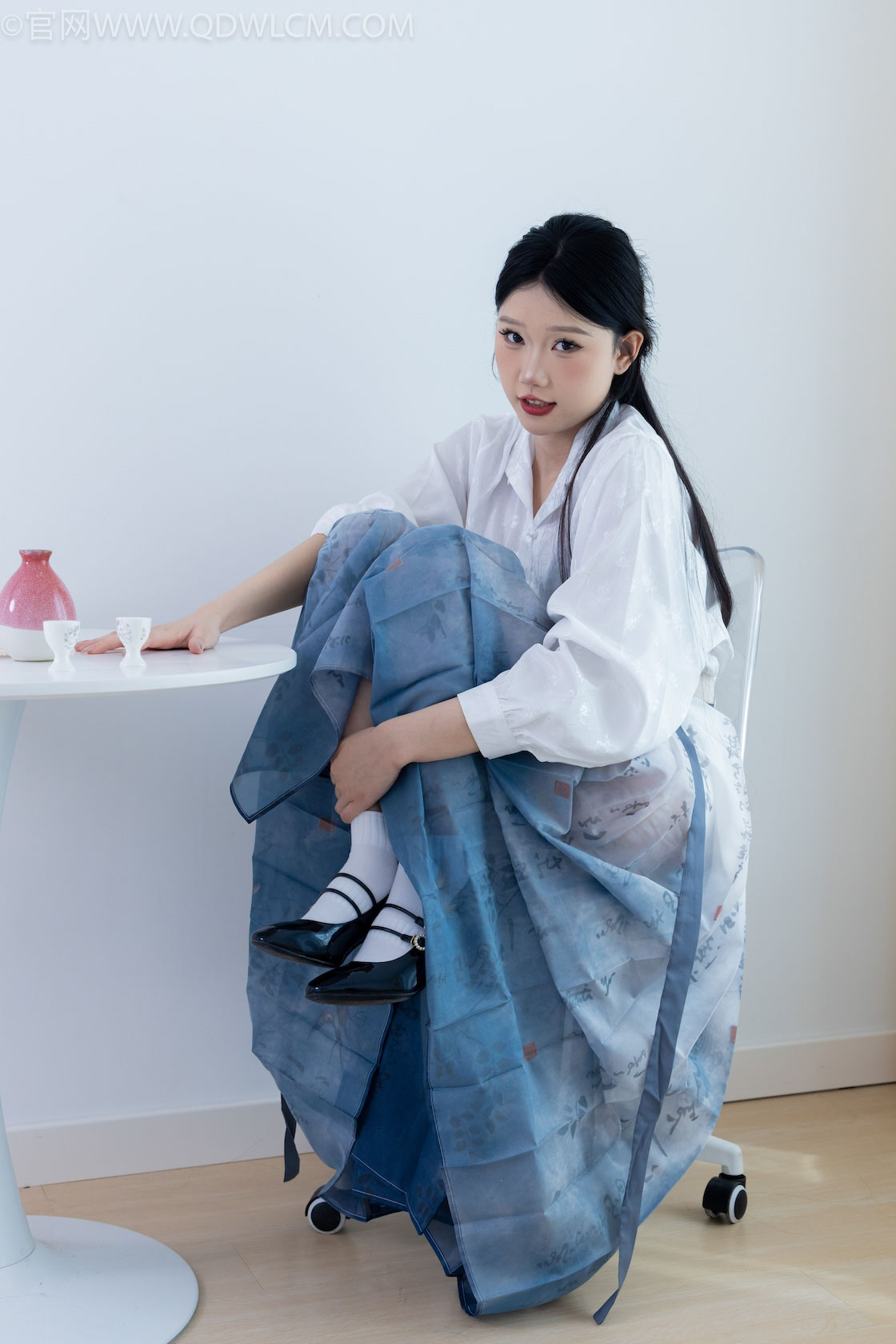 资讯|物恋传媒 &#8211; NO.1938期 《小竹》 高跟鞋，白棉袜，喝酒肚子疼揉肚子剧情