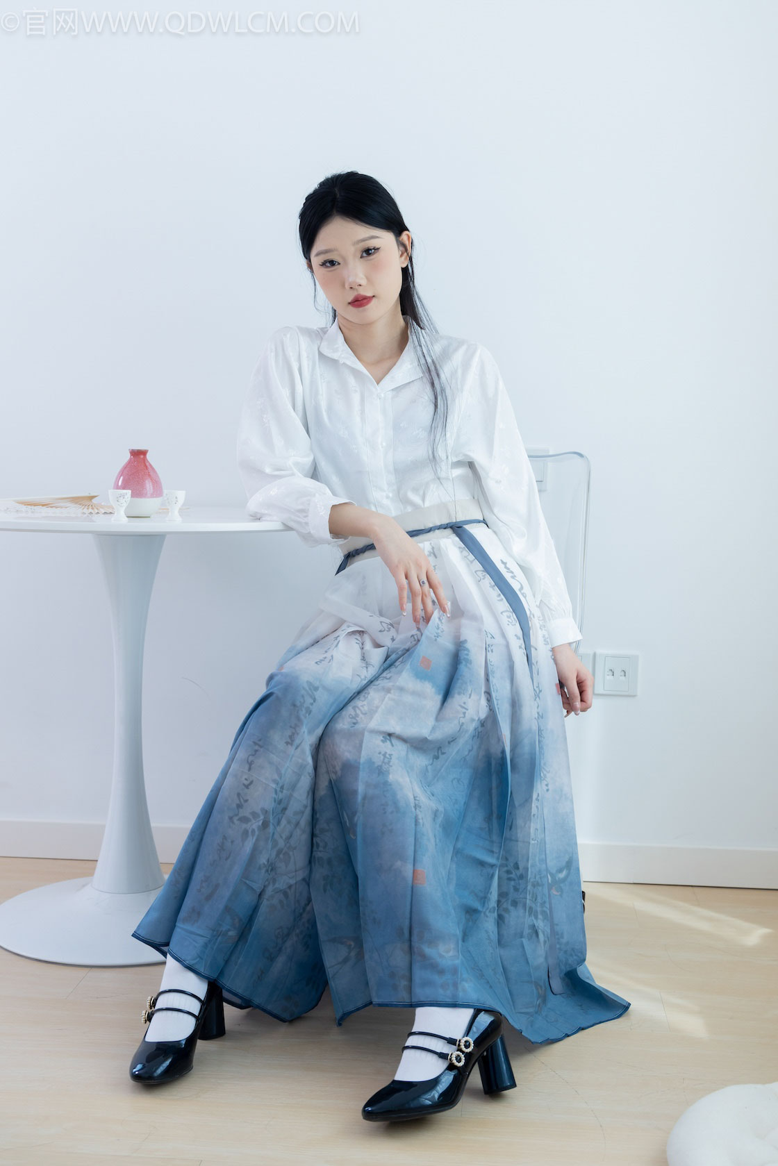 资讯|物恋传媒 &#8211; NO.1938期 《小竹》 高跟鞋，白棉袜，喝酒肚子疼揉肚子剧情