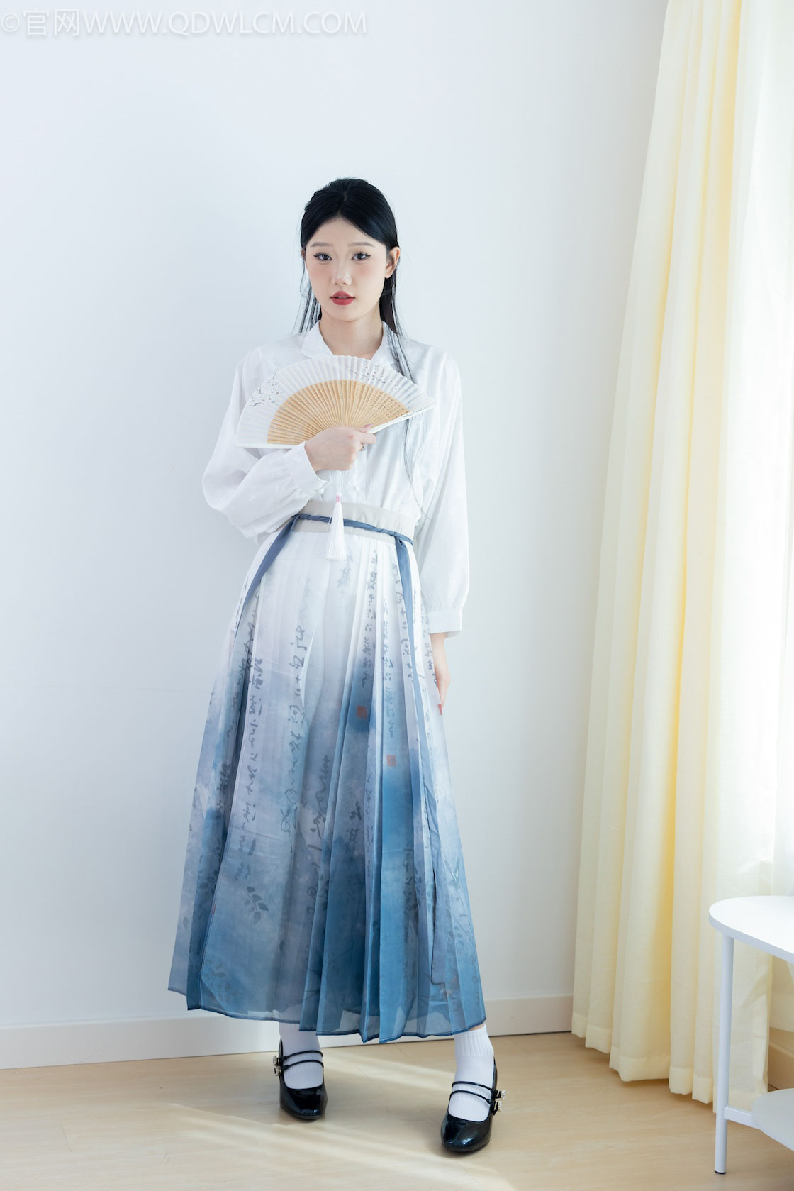 资讯|物恋传媒 &#8211; NO.1938期 《小竹》 高跟鞋，白棉袜，喝酒肚子疼揉肚子剧情