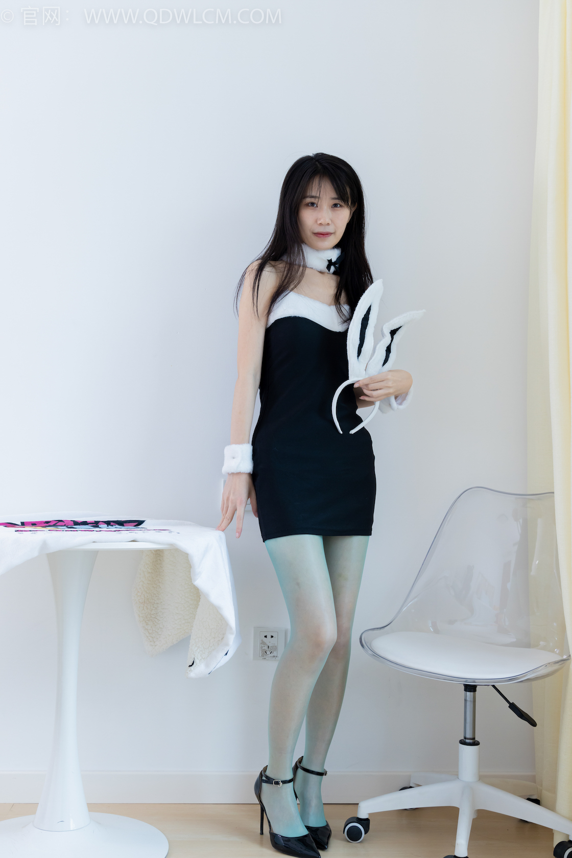 资讯|物恋传媒 &#8211; NO.1981期 《菜菜》 高跟鞋，油亮绿丝大腿袜[脚尖透明款]，胶带绑脚踝剧情