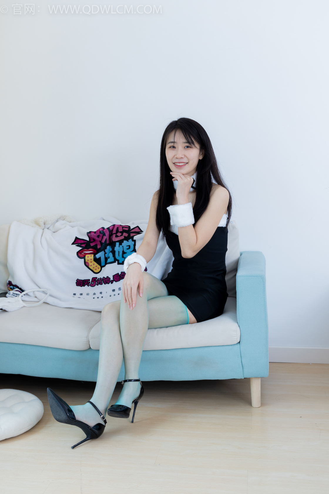 资讯|物恋传媒 &#8211; NO.1981期 《菜菜》 高跟鞋，油亮绿丝大腿袜[脚尖透明款]，胶带绑脚踝剧情