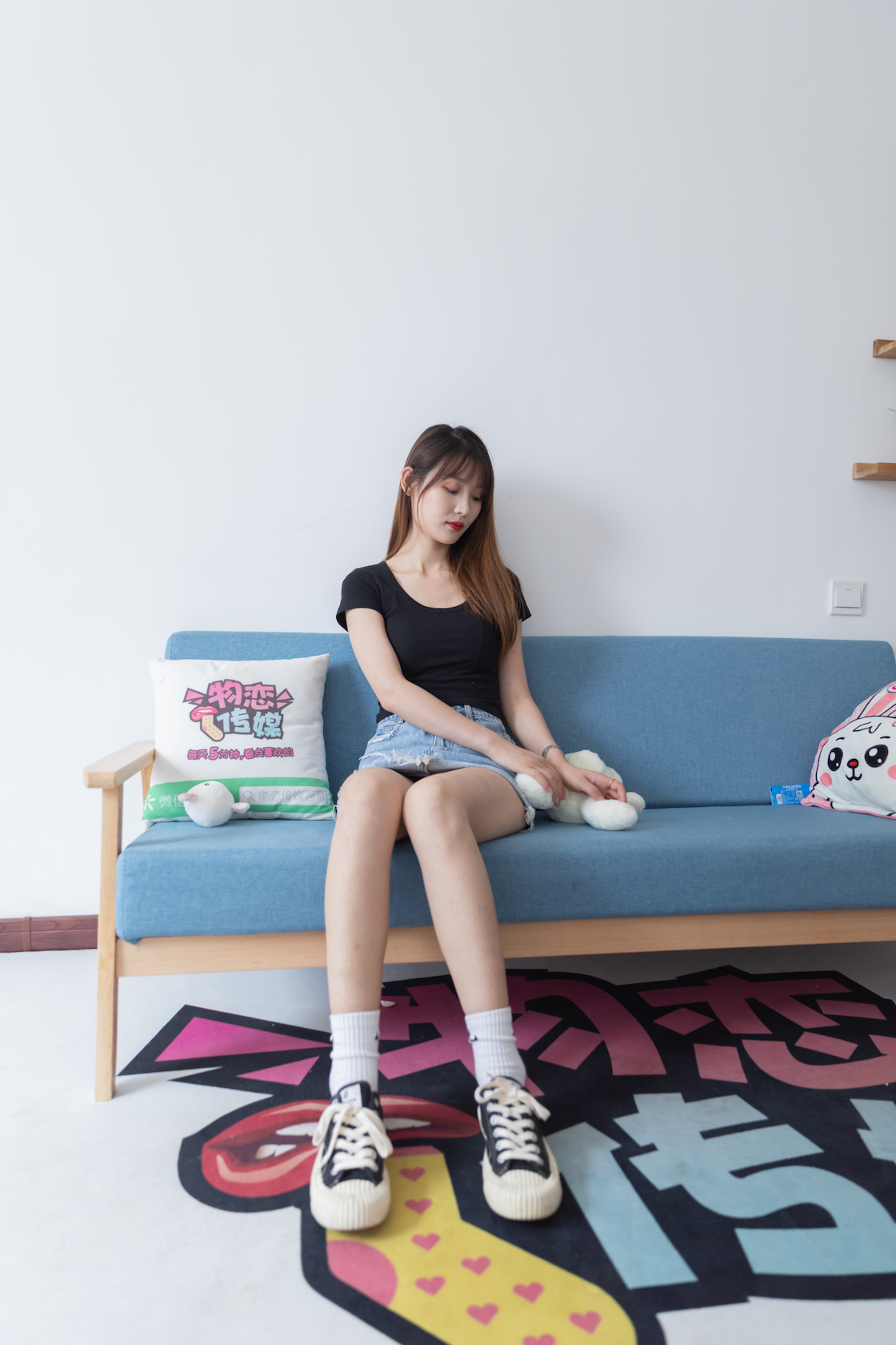 资讯|物恋传媒 &#8211; NO.836期 《琪琪》 帆布鞋，白棉袜，裸足