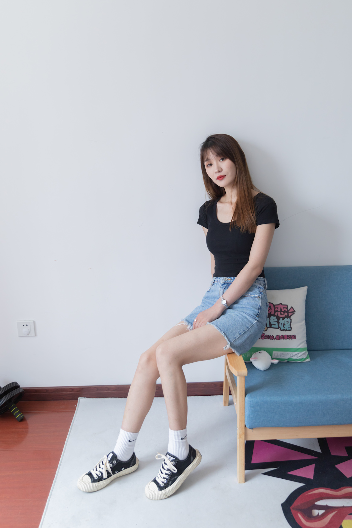 资讯|物恋传媒 &#8211; NO.836期 《琪琪》 帆布鞋，白棉袜，裸足