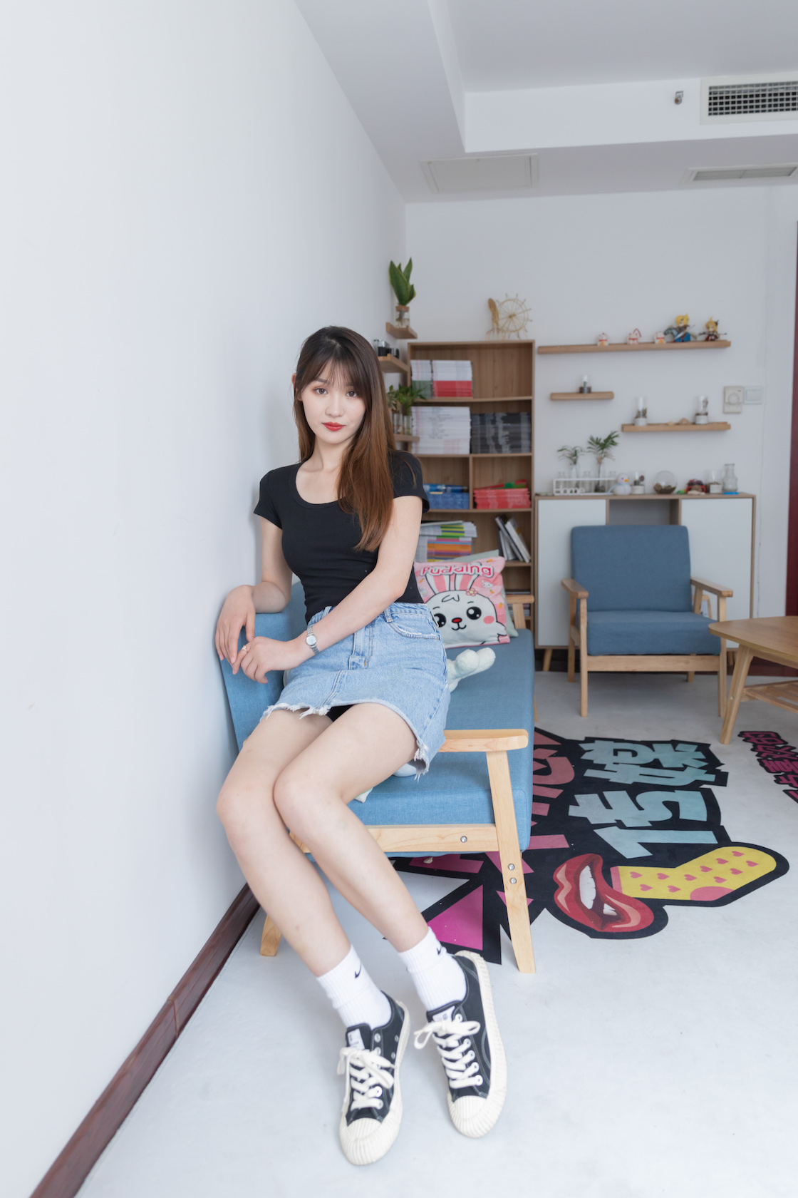 资讯|物恋传媒 &#8211; NO.836期 《琪琪》 帆布鞋，白棉袜，裸足