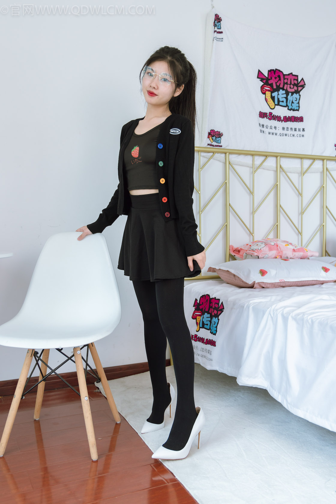 资讯|物恋传媒 &#8211; NO.1137期 《米米》 高跟鞋，厚黑丝，皮筋绑脚剧情