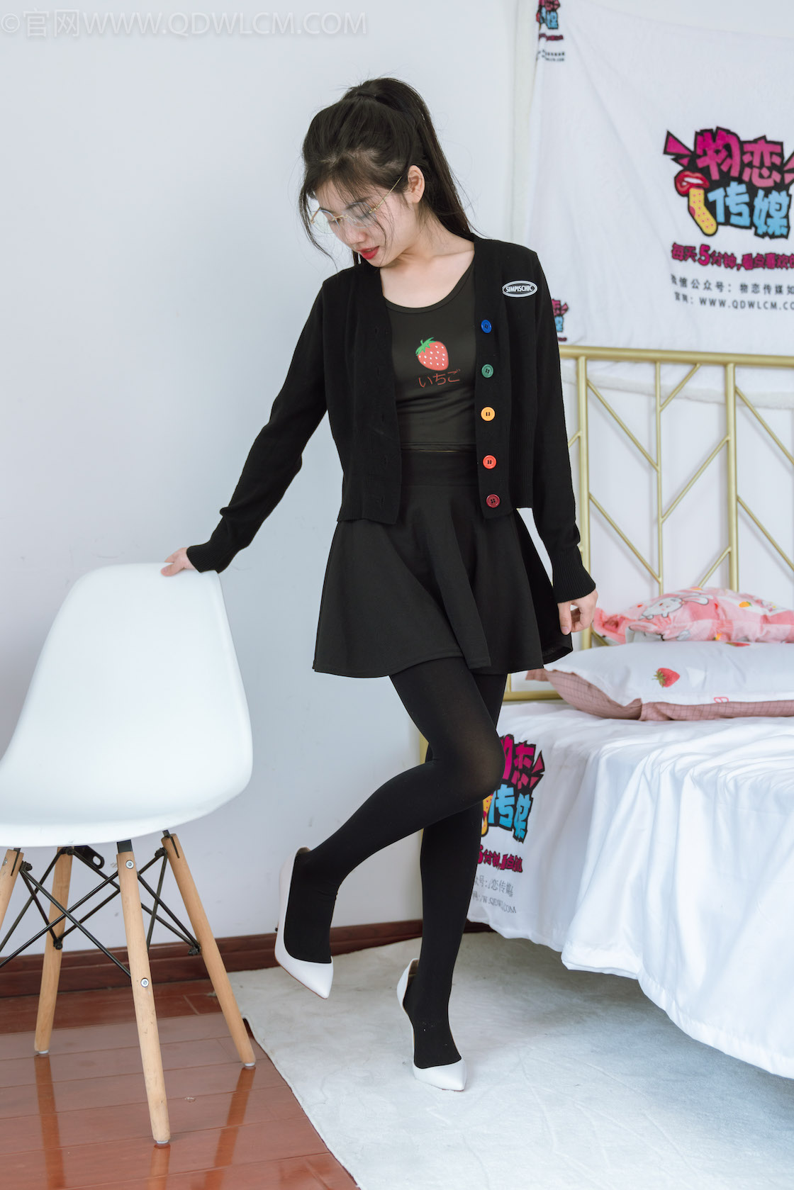 资讯|物恋传媒 &#8211; NO.1137期 《米米》 高跟鞋，厚黑丝，皮筋绑脚剧情