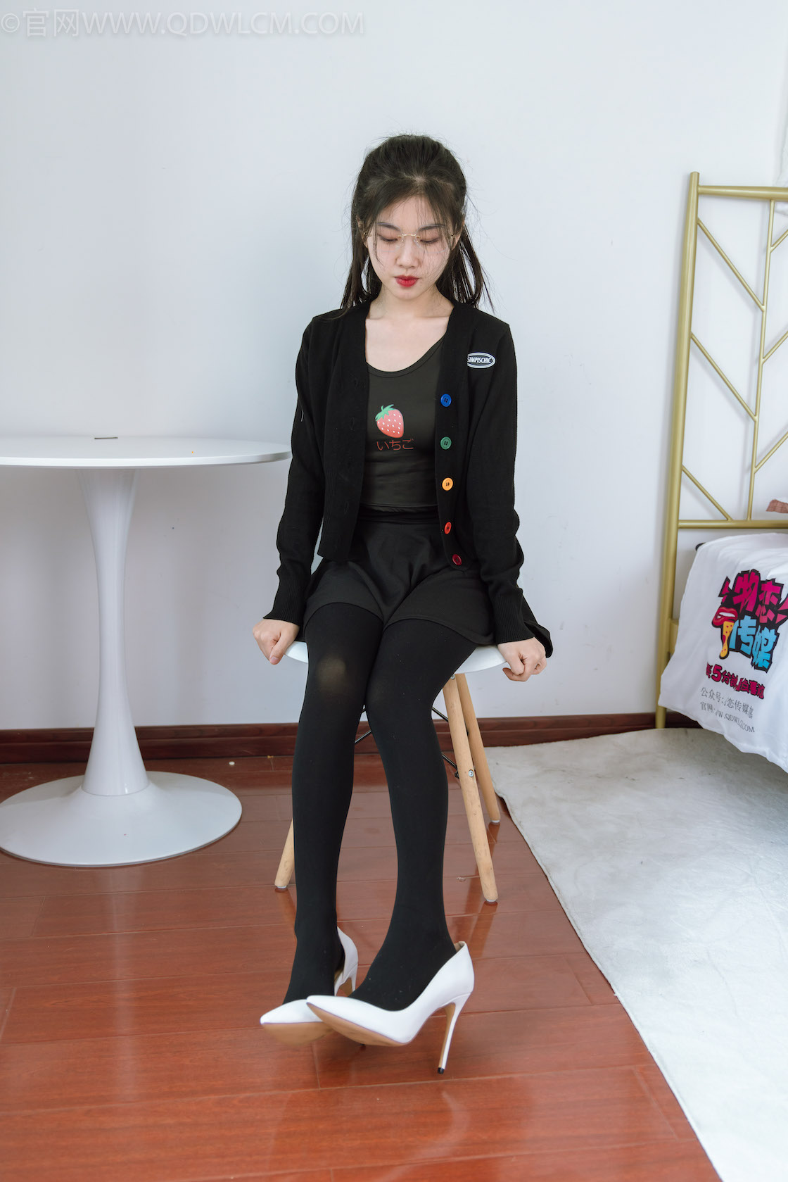 资讯|物恋传媒 &#8211; NO.1137期 《米米》 高跟鞋，厚黑丝，皮筋绑脚剧情