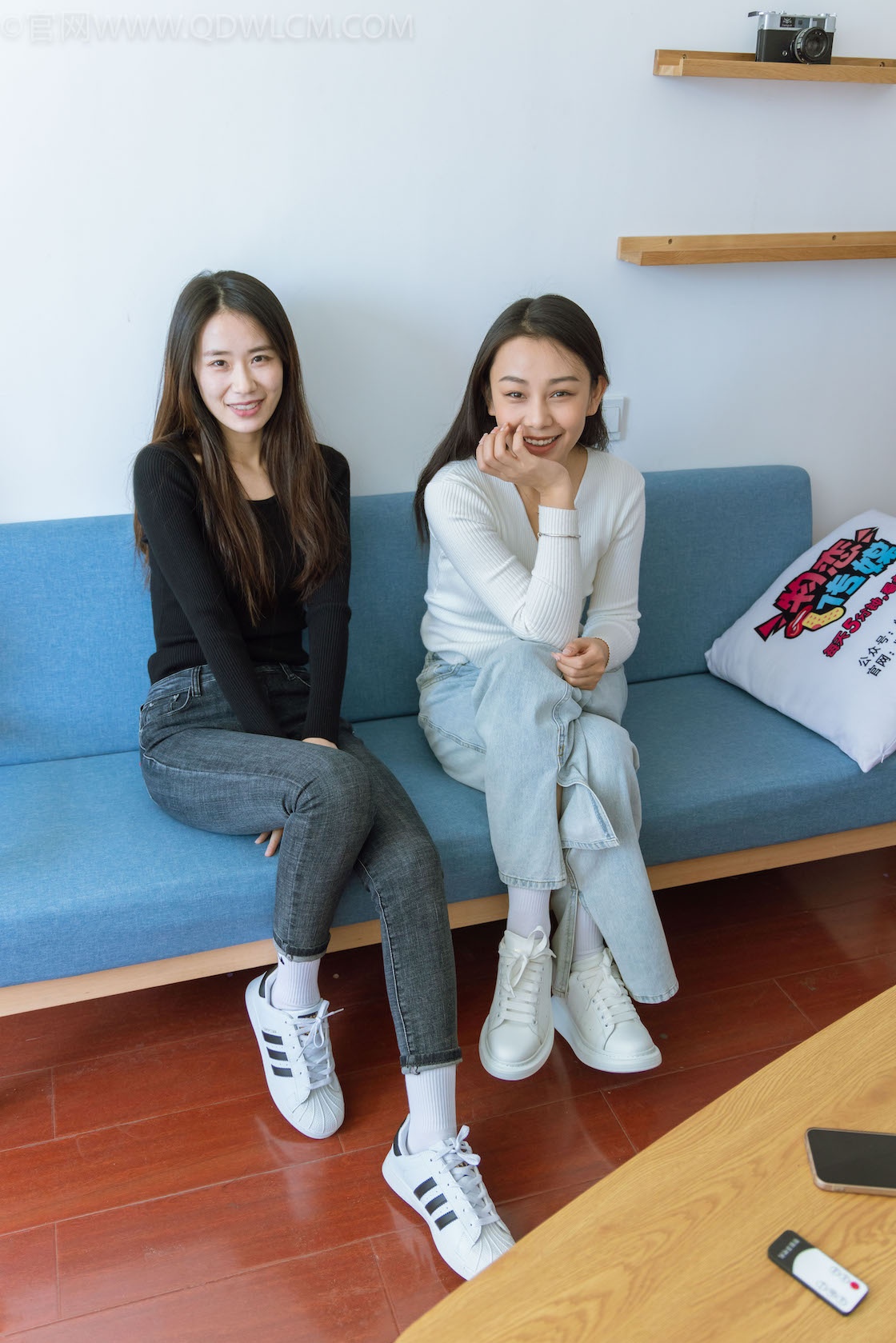 资讯|物恋传媒 &#8211; NO.1176期 《菜菜&amp;岚岚》 双人白棉袜，白色蕾丝船袜，双人黑色踩脚袜，拽头发斗脚剧情