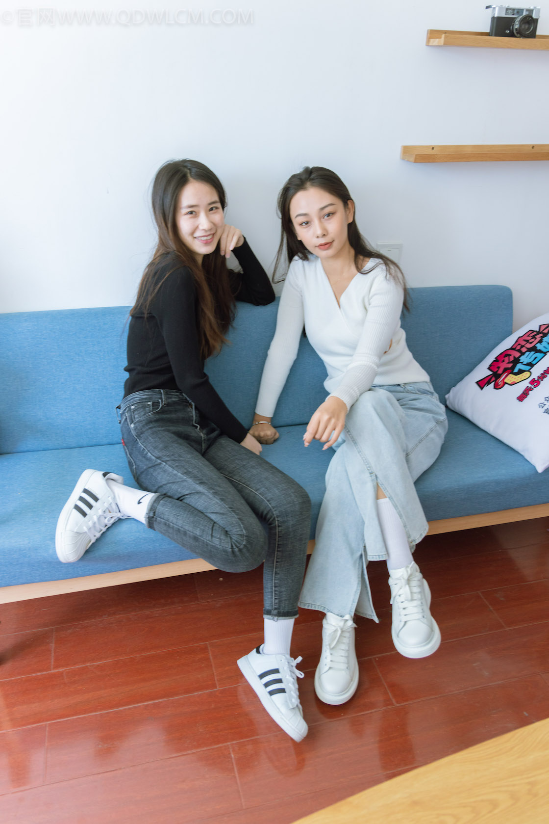 资讯|物恋传媒 &#8211; NO.1176期 《菜菜&amp;岚岚》 双人白棉袜，白色蕾丝船袜，双人黑色踩脚袜，拽头发斗脚剧情