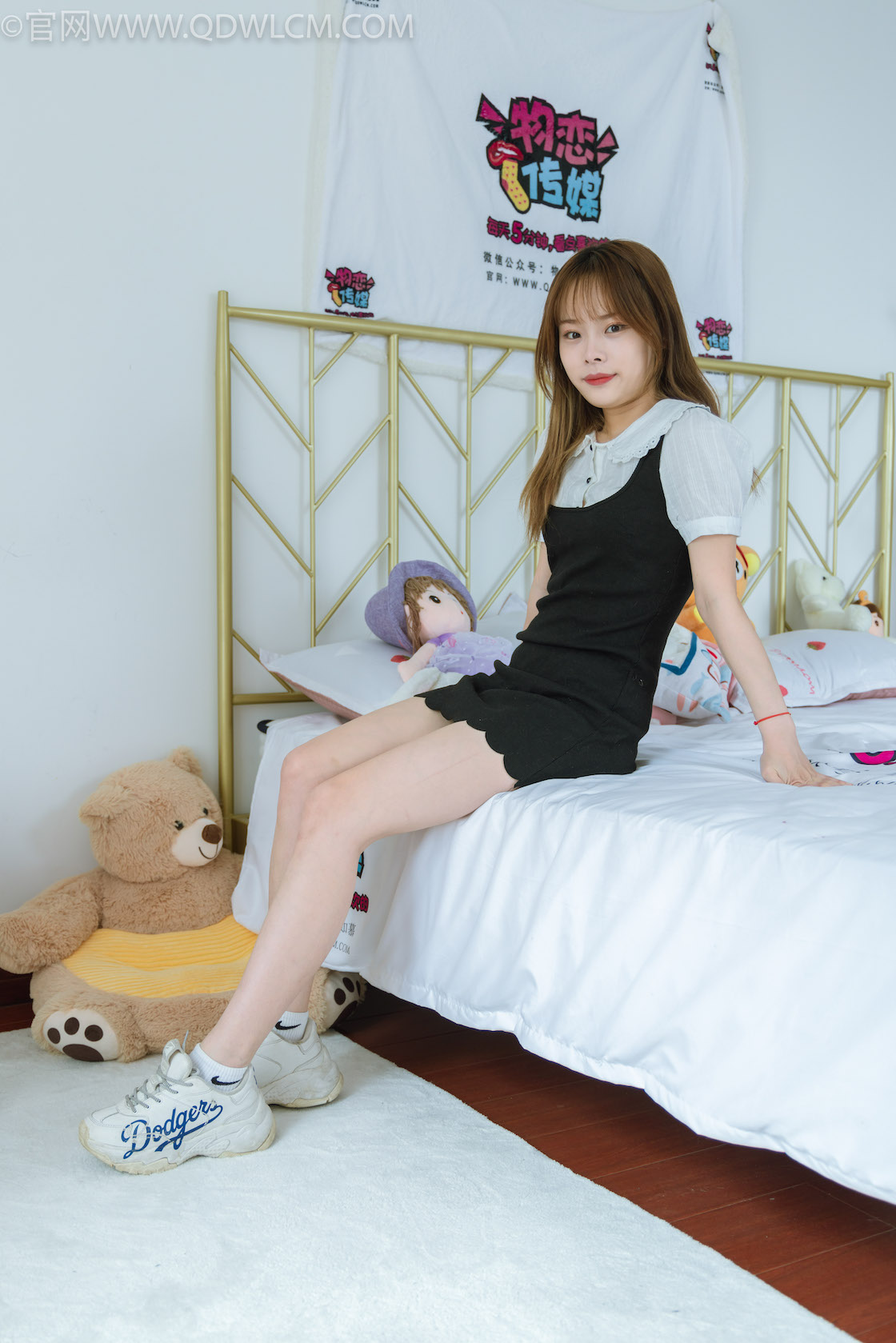 资讯|物恋传媒 &#8211; NO.1175期 《糖糖》 运动鞋，白棉袜，裸足