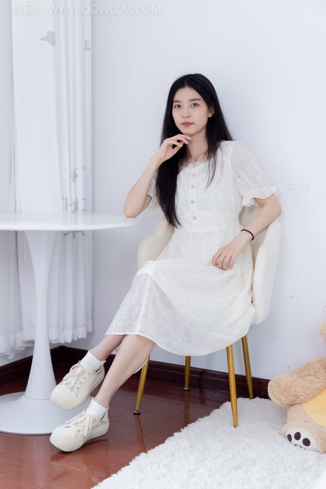 资讯|物恋传媒 &#8211; NO.1600期 《茯苓》 板鞋，白棉袜，裸足