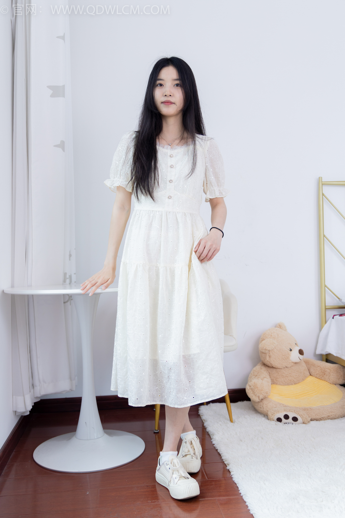 资讯|物恋传媒 &#8211; NO.1600期 《茯苓》 板鞋，白棉袜，裸足