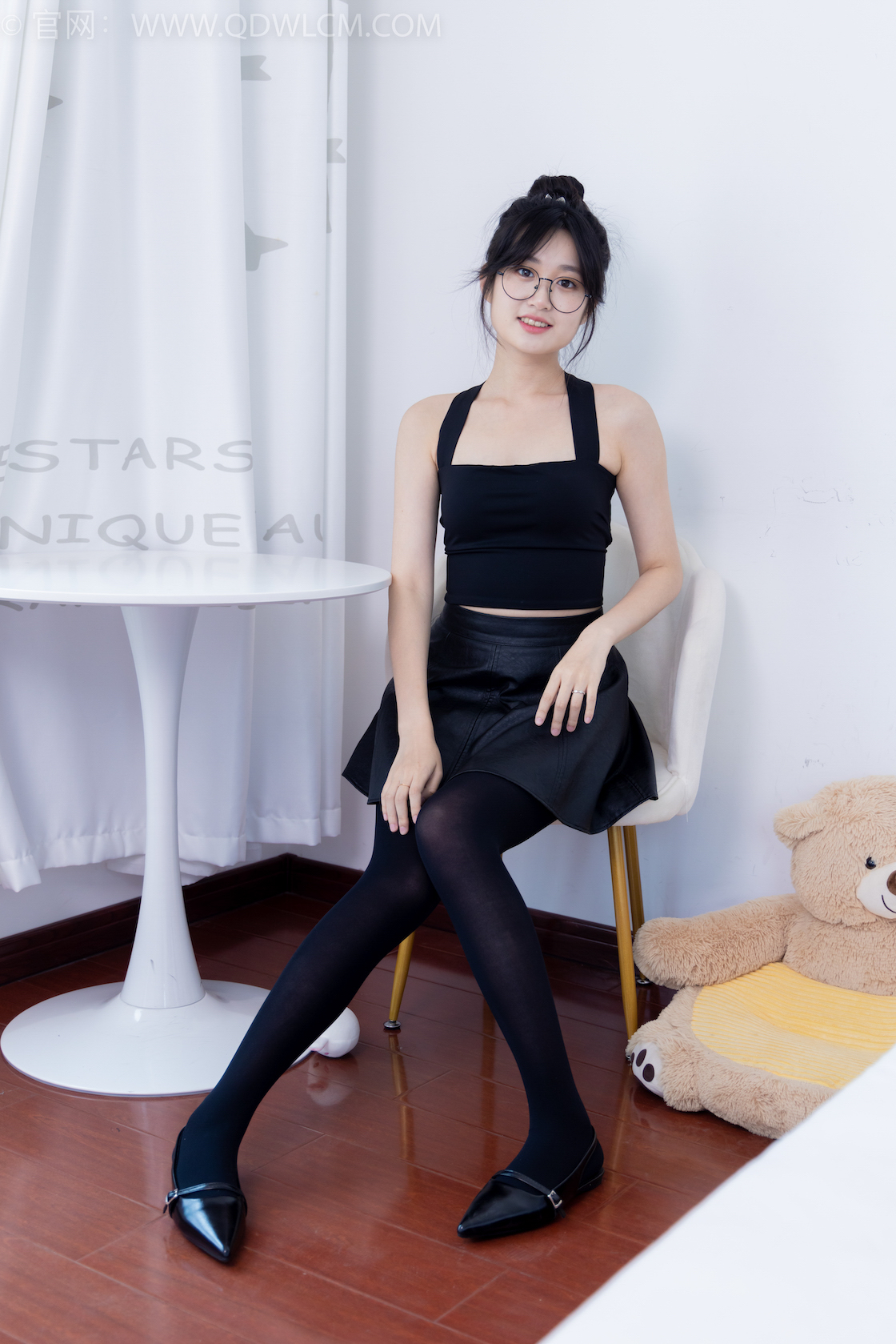 资讯|物恋传媒 &#8211; NO.1596期 《小敏》 平底鞋，厚黑丝，裸足，皮筋绑脚挠痒痒剧情