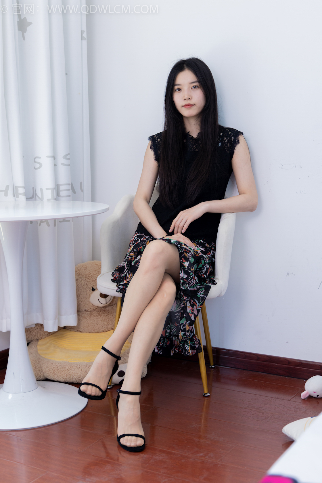 资讯|物恋传媒 &#8211; NO.1590期 《茯苓》 三双高跟鞋，肉丝[脚尖微加固款]，裸足