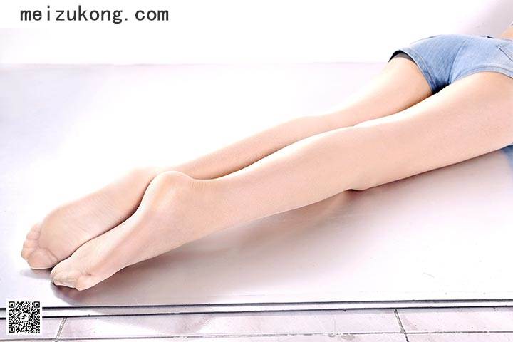 Ligui丽柜 - 2016.02.27 网络丽人 Model 允儿 [29P-17M]