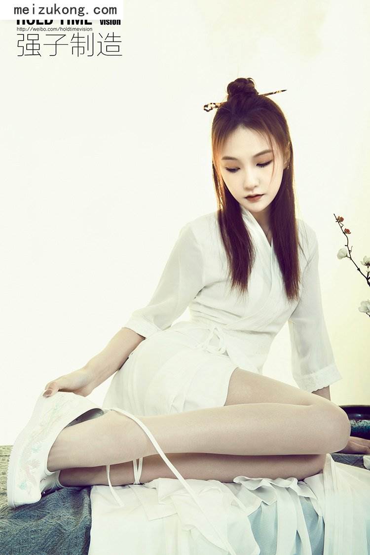 Ligui丽柜 - 2022.03.28 [美酒润玉足] 心心 [142p-147M]