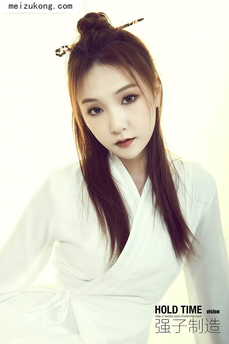 Ligui丽柜 - 2022.03.28 [美酒润玉足] 心心 [142p-147M]