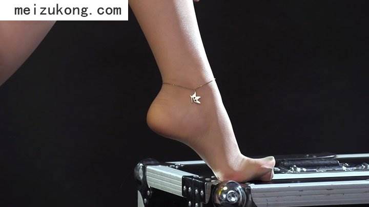 资讯|Ligui丽柜 &#8211; 2020.03.05 HD视频[性感赛道女郎] 安娜 [1V-191M]