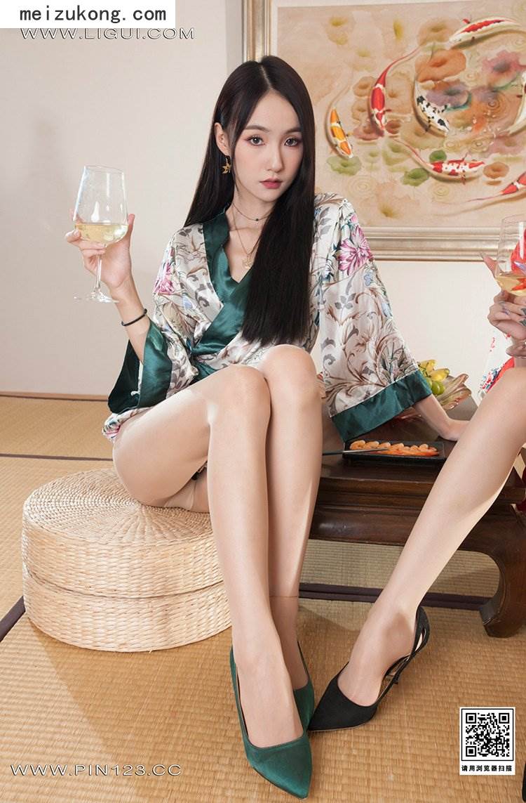 Ligui丽柜 - 2022.11.24 [足欲双生-上] 兔子&心心 [65p-79M]