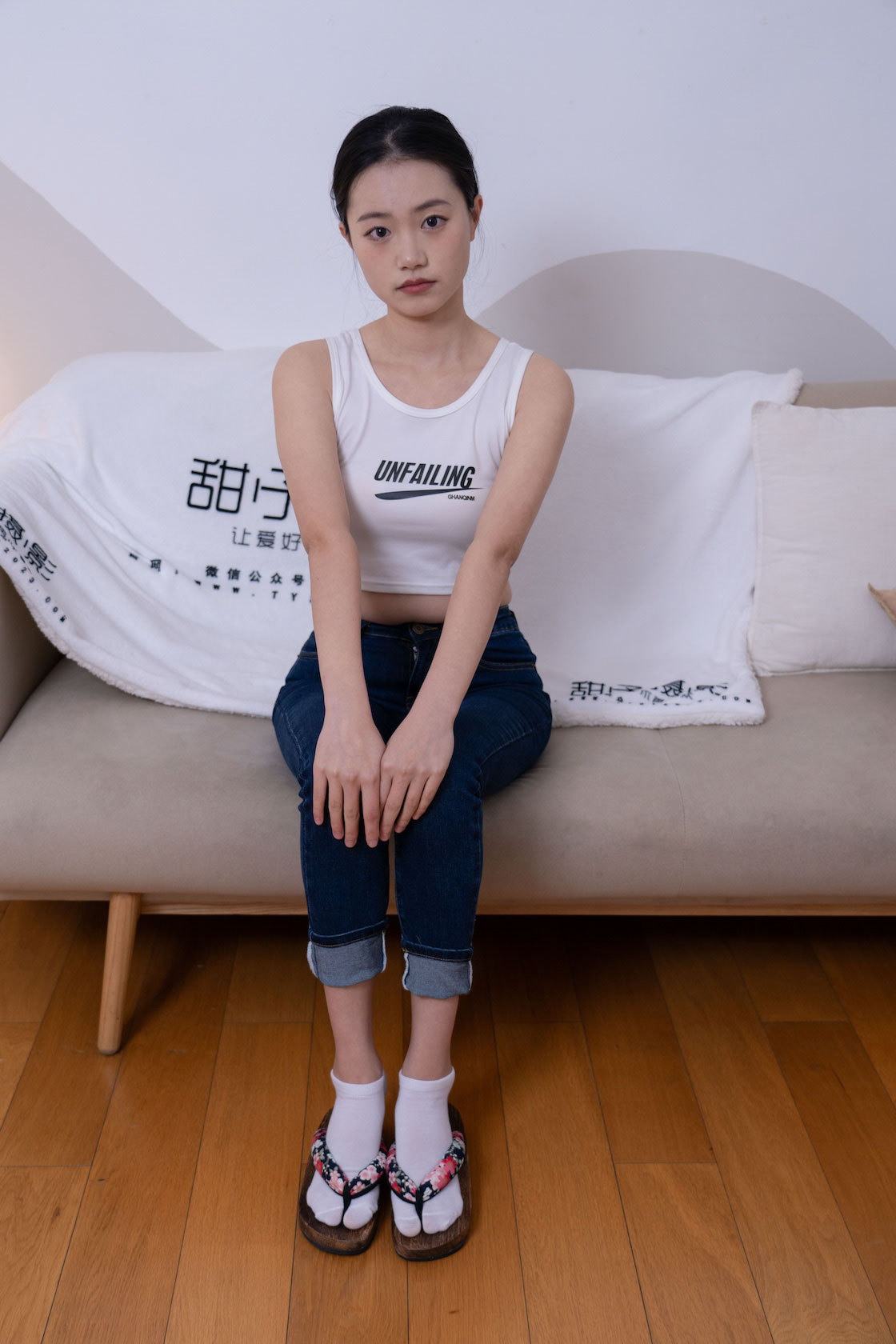 资讯|甜予摄影 &#8211; NO.069期 《齐齐》 短靴，人字拖，短白棉袜，长白棉袜，裸足