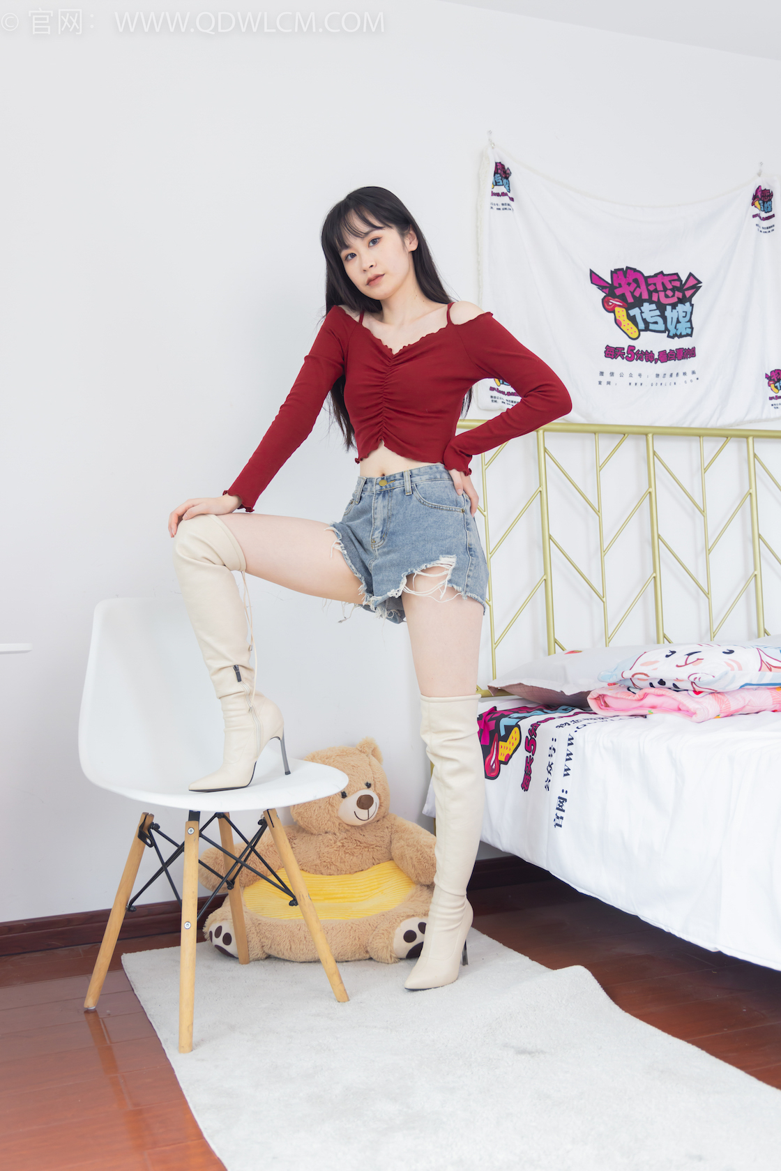 资讯|物恋传媒 &#8211; NO.2026期 《兮兮》 长靴，白棉袜，裸足，物恋传媒，物恋摄影映画