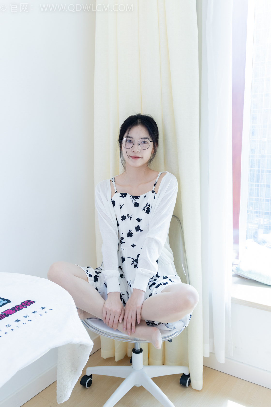 资讯|物恋传媒 &#8211; NO.2063期 《茯苓》 皮鞋，肉丝[脚尖加固款]，裸足，瑜伽动作老头乐挠脚剧情