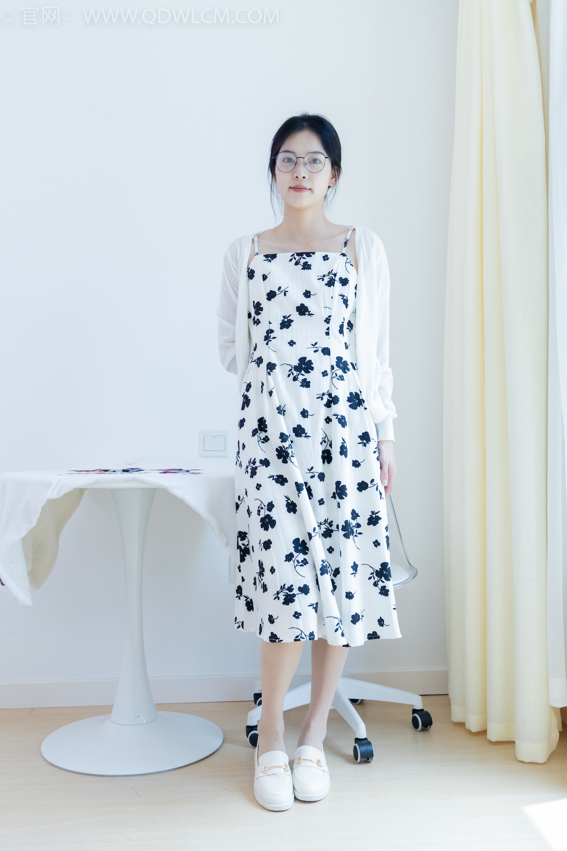 资讯|物恋传媒 &#8211; NO.2063期 《茯苓》 皮鞋，肉丝[脚尖加固款]，裸足，瑜伽动作老头乐挠脚剧情