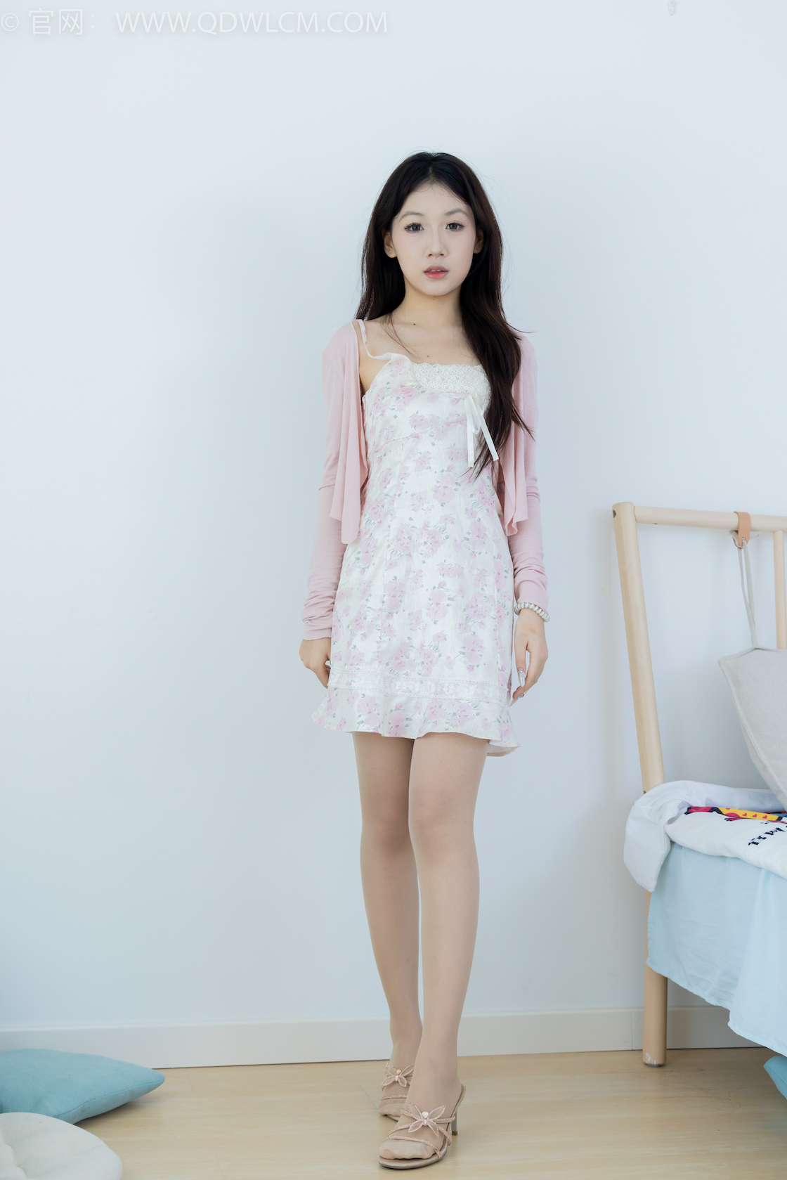 资讯|物恋传媒 &#8211; NO.2077期 《丹丹》 高跟鞋，肉丝[脚尖加固款]，物恋传媒，物恋摄影映画