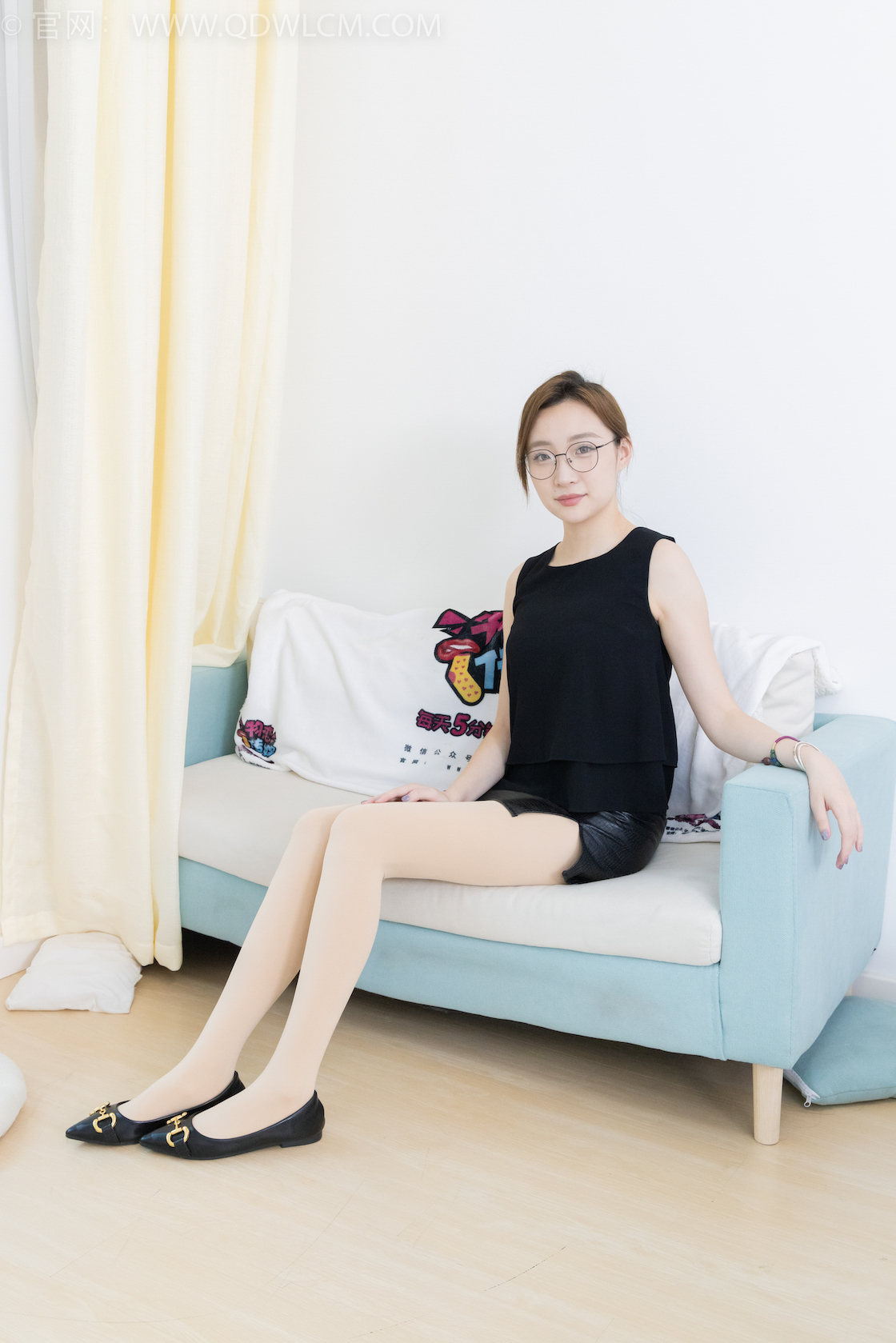 资讯|物恋传媒 &#8211; NO.2138期 《恬恬》 平底鞋，厚肉丝，裸足[紫色美甲]，物恋传媒，物恋摄影映画