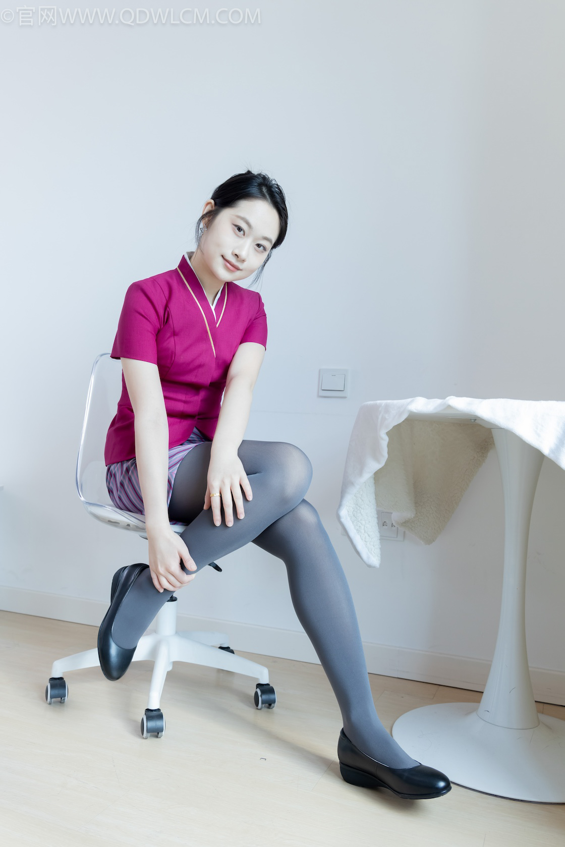 资讯|物恋传媒 &#8211; NO.2170期 《小新》 皮鞋，南航制服，厚灰丝，裸足，物恋传媒，物恋摄影映画