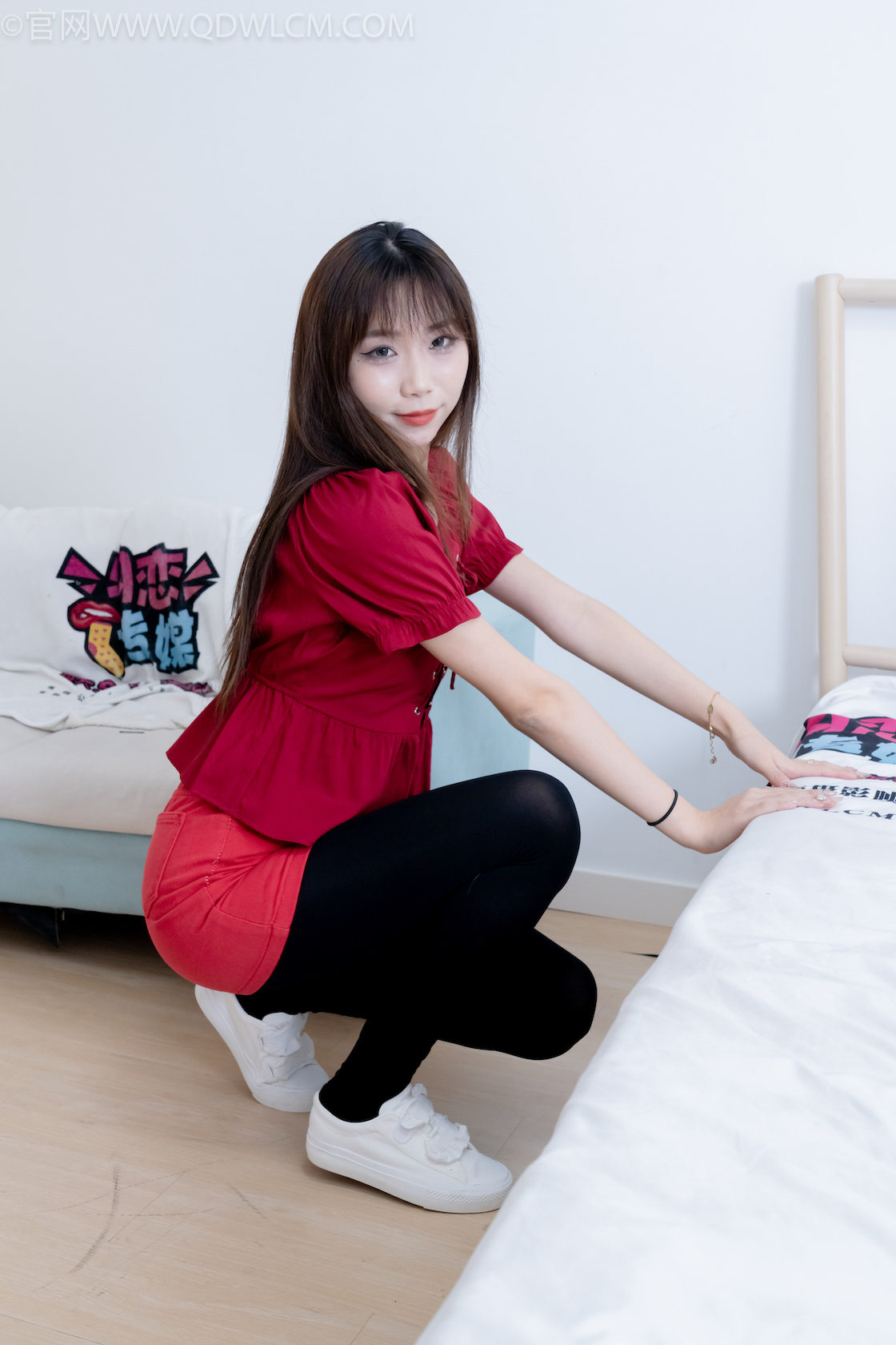 资讯|物恋传媒 &#8211; NO.2185期 《泡泡》 板鞋，黑色踩脚裤，自然穿脏白棉袜[很脏]，物恋传媒，物恋摄影映画