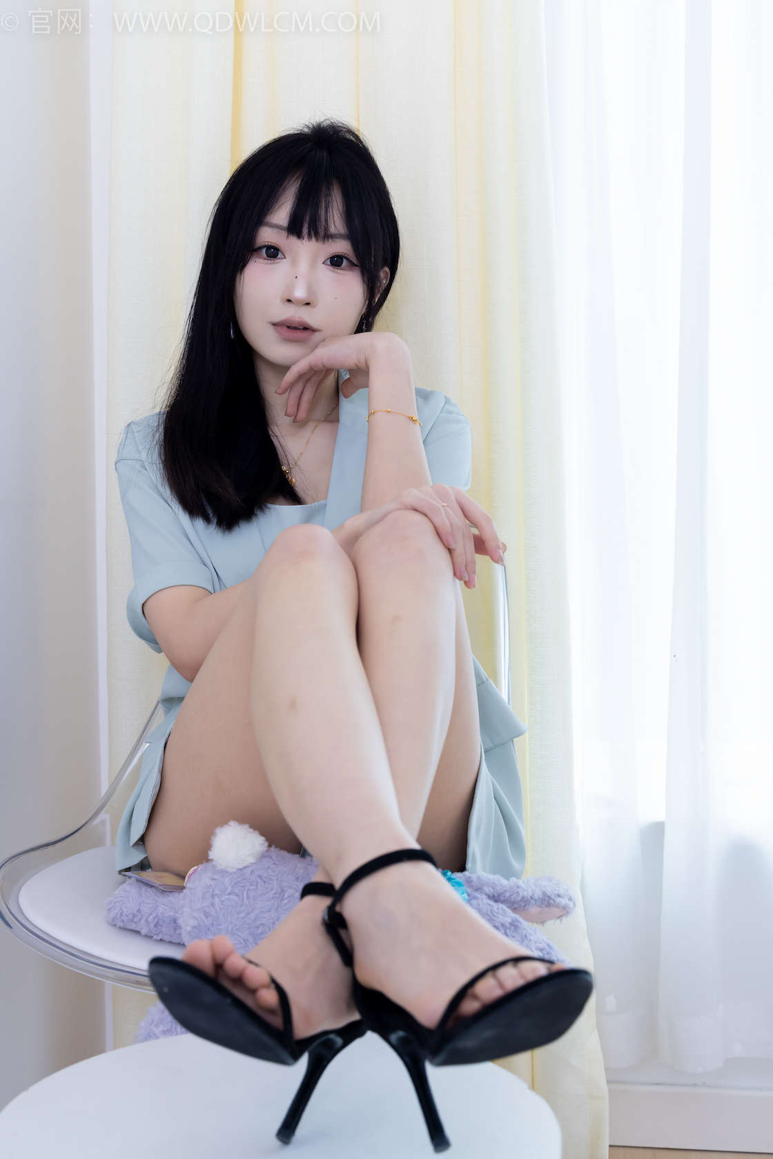 资讯|物恋传媒 &#8211; NO.2217期 《嘟嘟》 三双高跟鞋，肉丝[脚尖微加固款]，裸足，视频以超近景特写为主