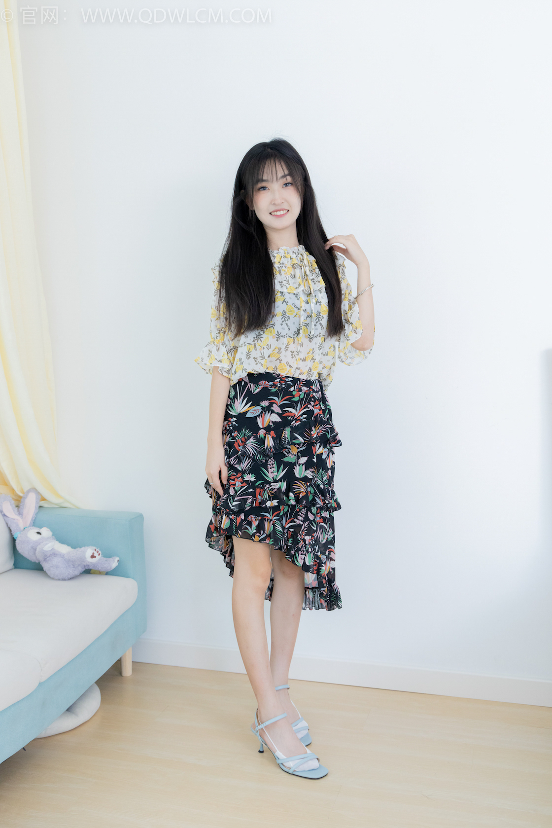 资讯|物恋传媒 &#8211; NO.2200期 《嘉木》 高跟凉鞋，吊带白船袜，昏睡剧情，物恋传媒，物恋摄影映画