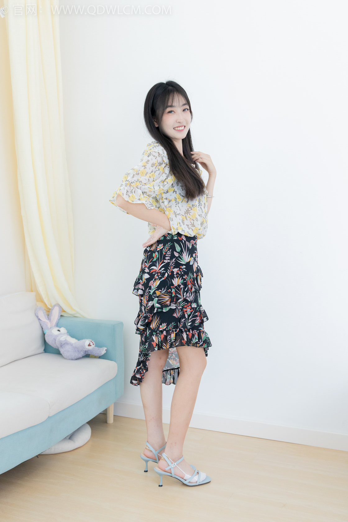 资讯|物恋传媒 &#8211; NO.2200期 《嘉木》 高跟凉鞋，吊带白船袜，昏睡剧情，物恋传媒，物恋摄影映画