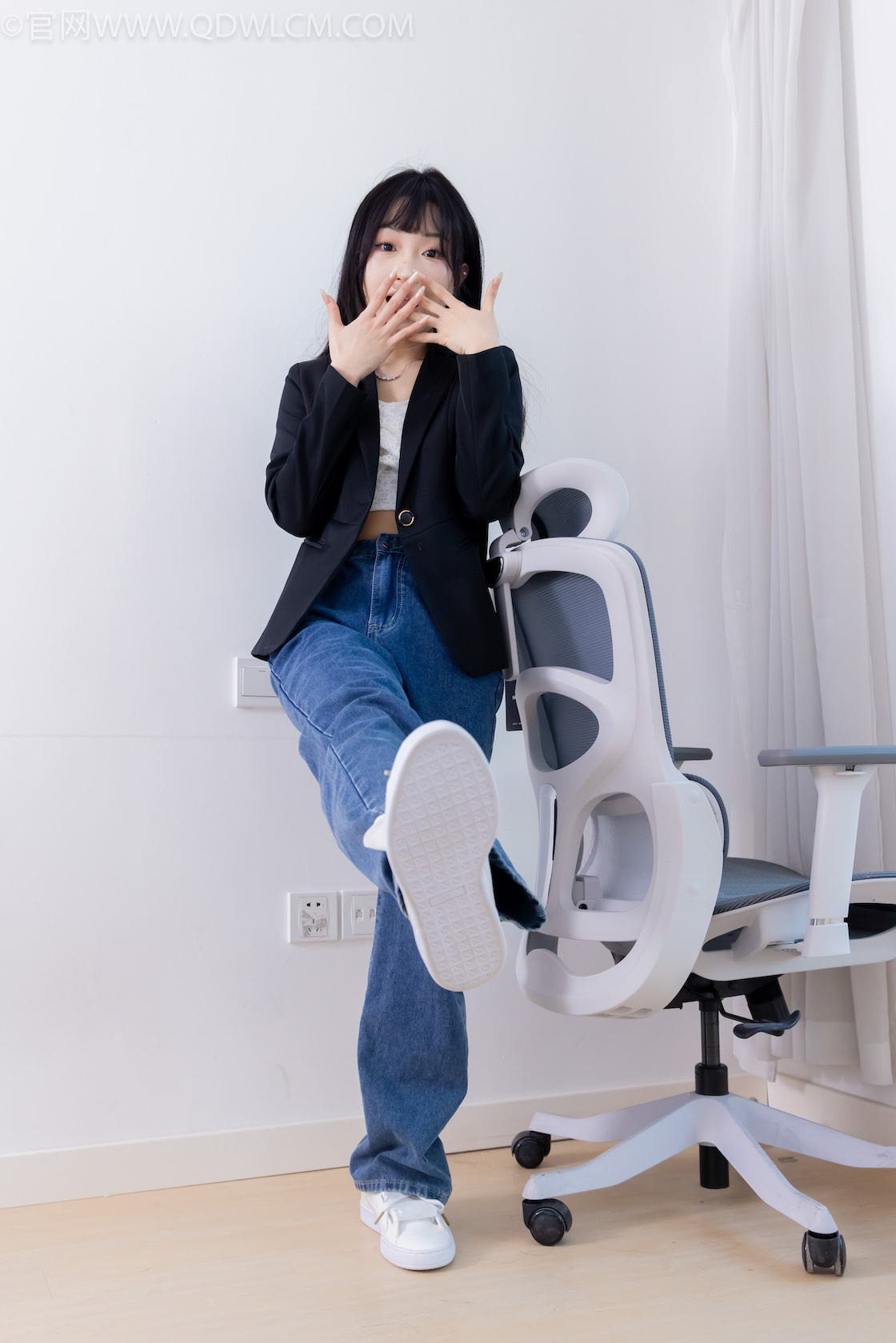 资讯|物恋传媒 &#8211; NO.2258期 《嘟嘟》 板鞋，白棉袜，裸足，物恋传媒，物恋摄影映画