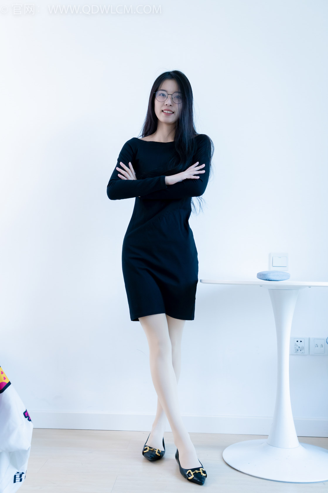 资讯|物恋传媒 &#8211; NO.2256期 《茯苓》 平底鞋，厚肉丝，厚黑丝，皮筋绑脚和挠脚心剧情，物恋传媒摄影作品