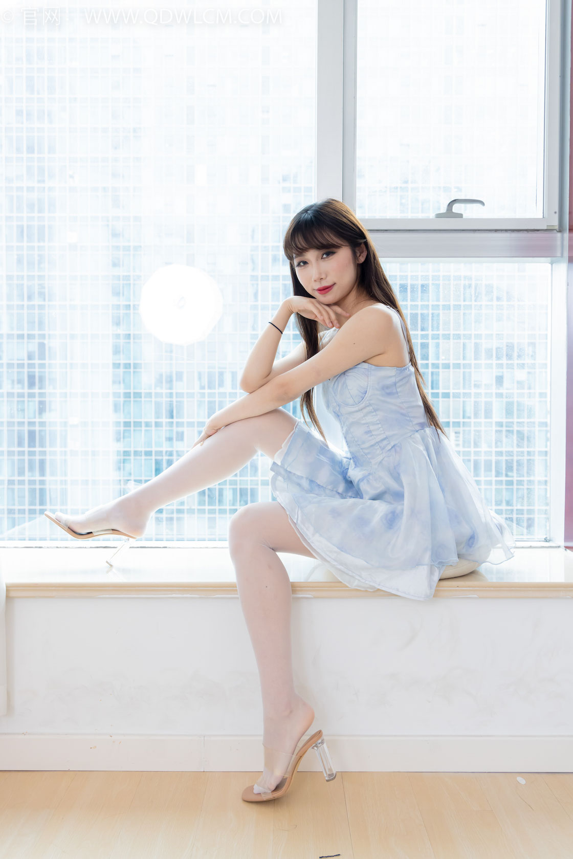 资讯|物恋传媒 &#8211; NO.2295期 《泡泡》 高跟鞋，薄白丝[脚尖加固款]，裸足，物恋传媒摄影作品