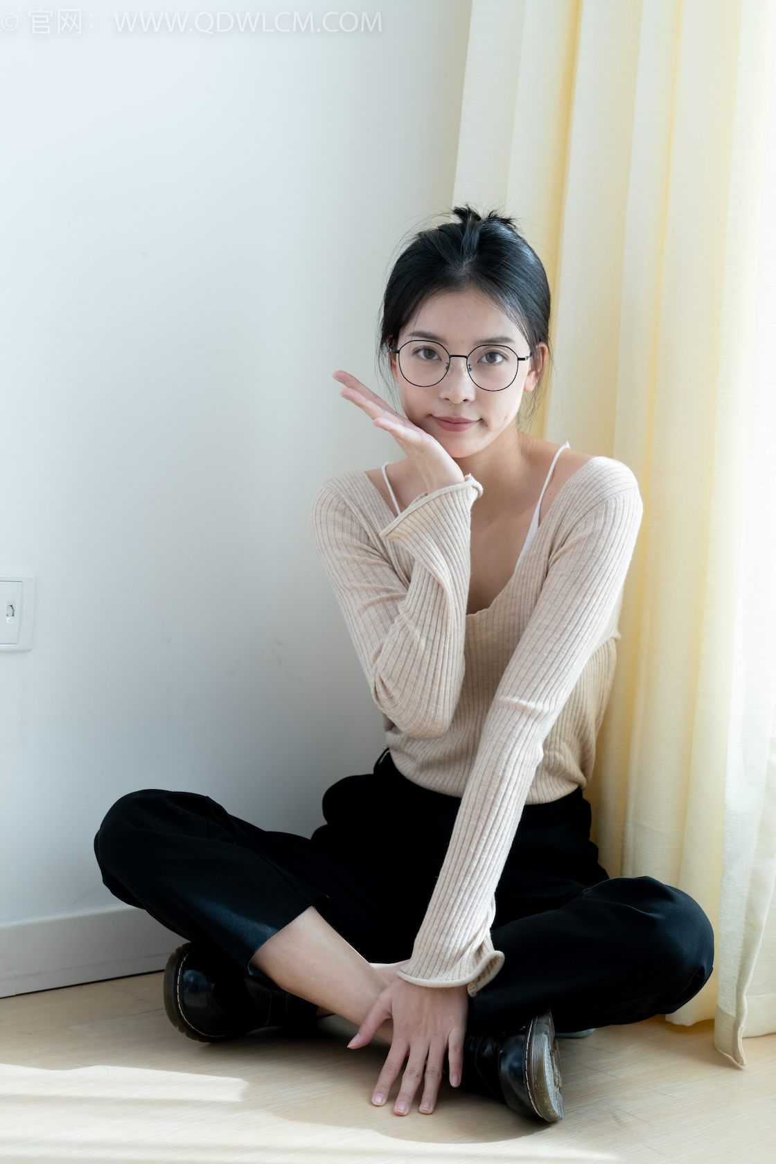 资讯|物恋传媒 &#8211; NO.2290期 《茯苓》 板鞋，皮鞋，白船袜，黑棉袜，皮筋绑脚老头乐挠脚剧情