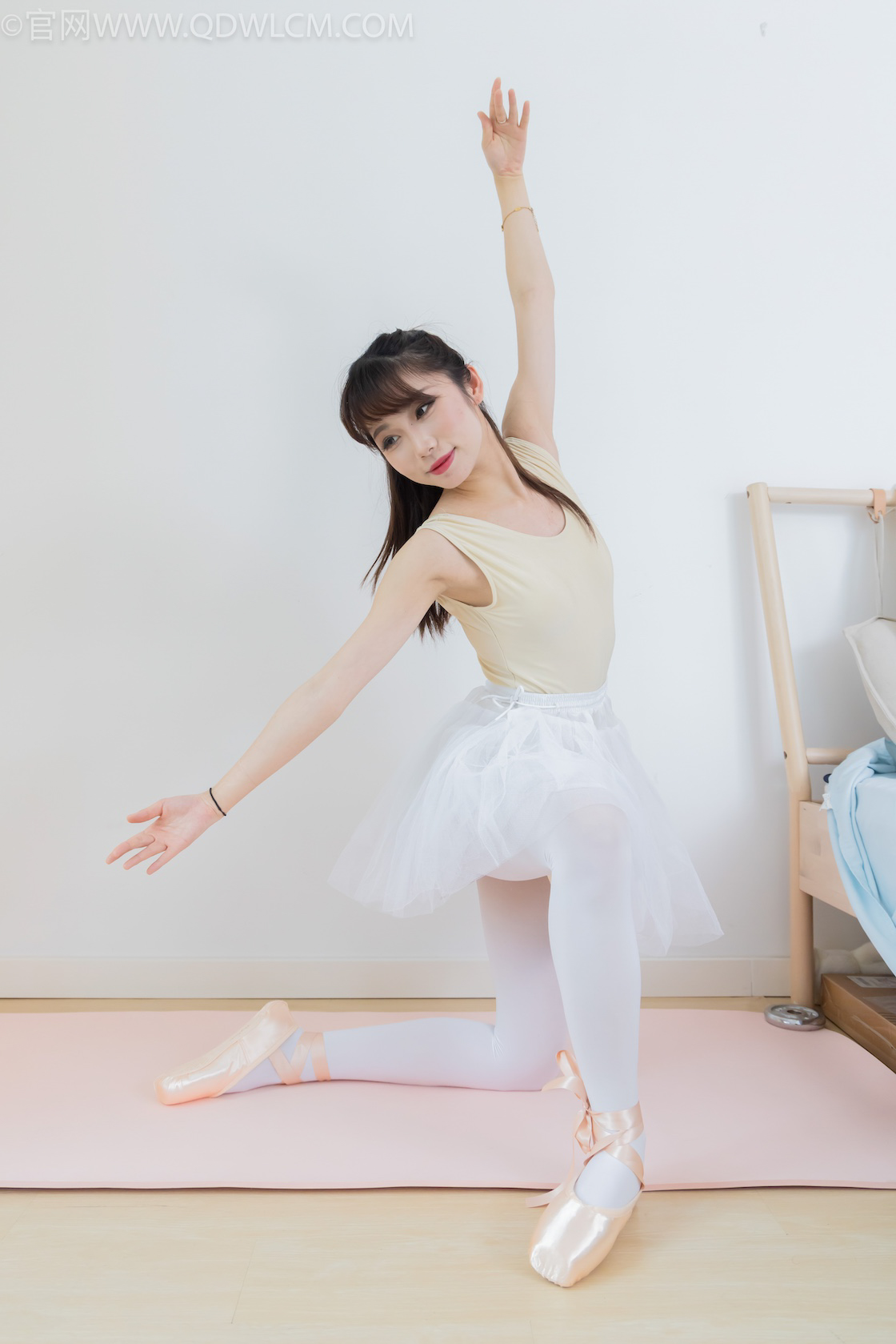 资讯|物恋传媒 &#8211; NO.2307期 《泡泡》 芭蕾鞋，厚白丝，芭蕾动作，皮筋绑脚剧情，物恋传媒，物恋摄影映画