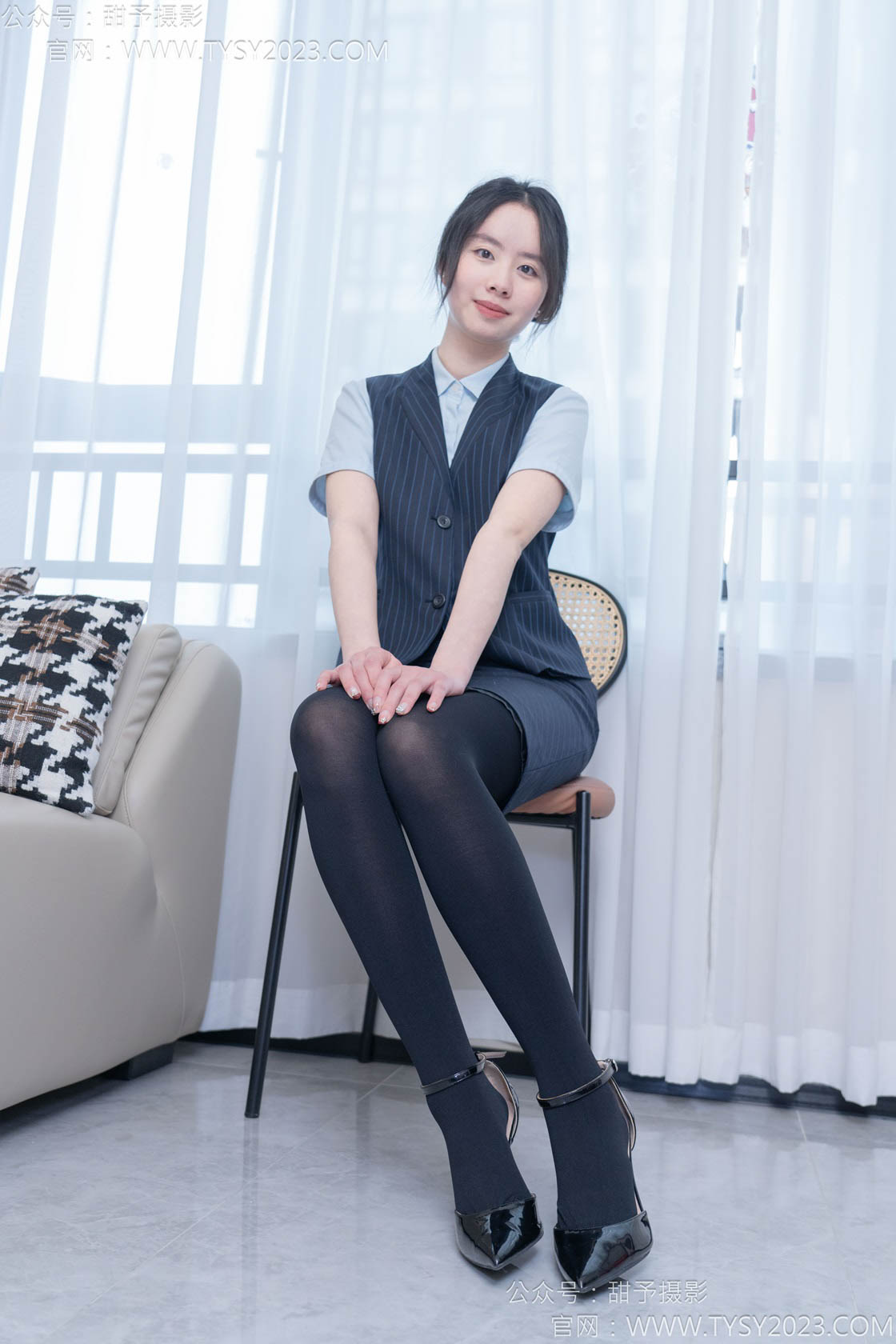 甜予摄影 - NO.187期 《知知》 高跟鞋，厚黑丝