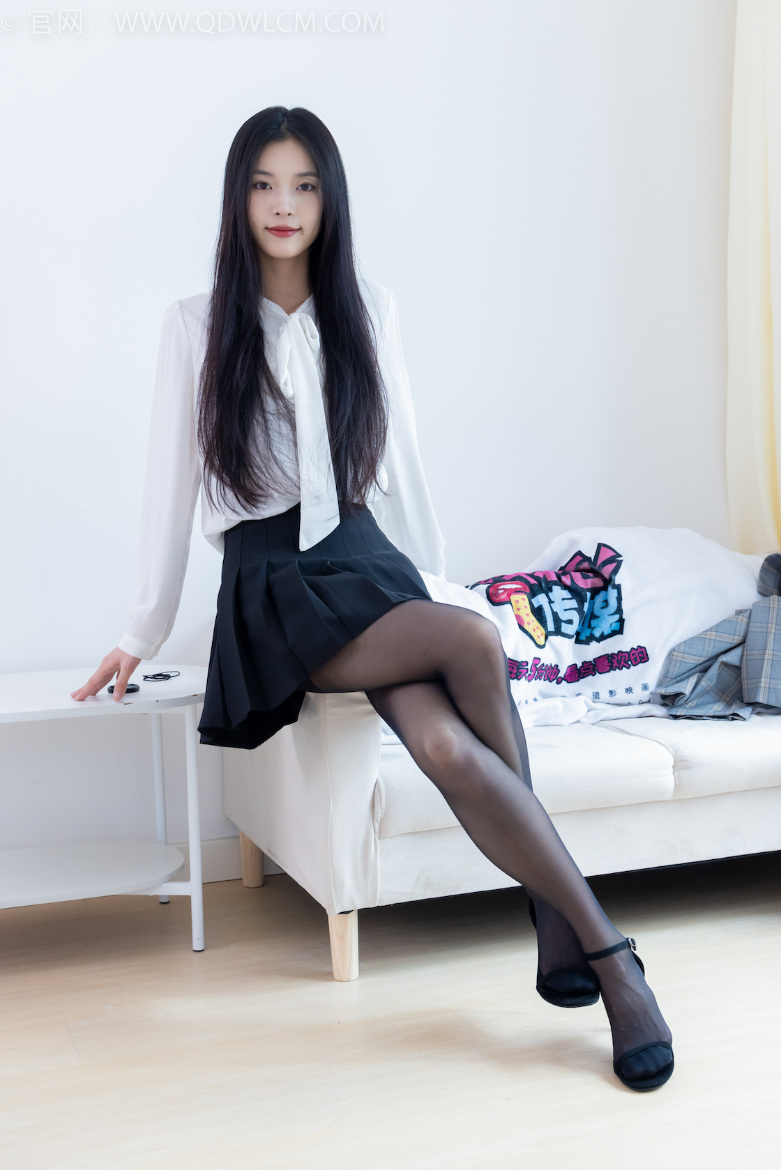 资讯|物恋传媒 &#8211; NO.2349期 《茯苓》 高跟长靴，高跟凉鞋，厚肉丝，薄黑丝[脚尖加固款]，穿脱丝袜剧情