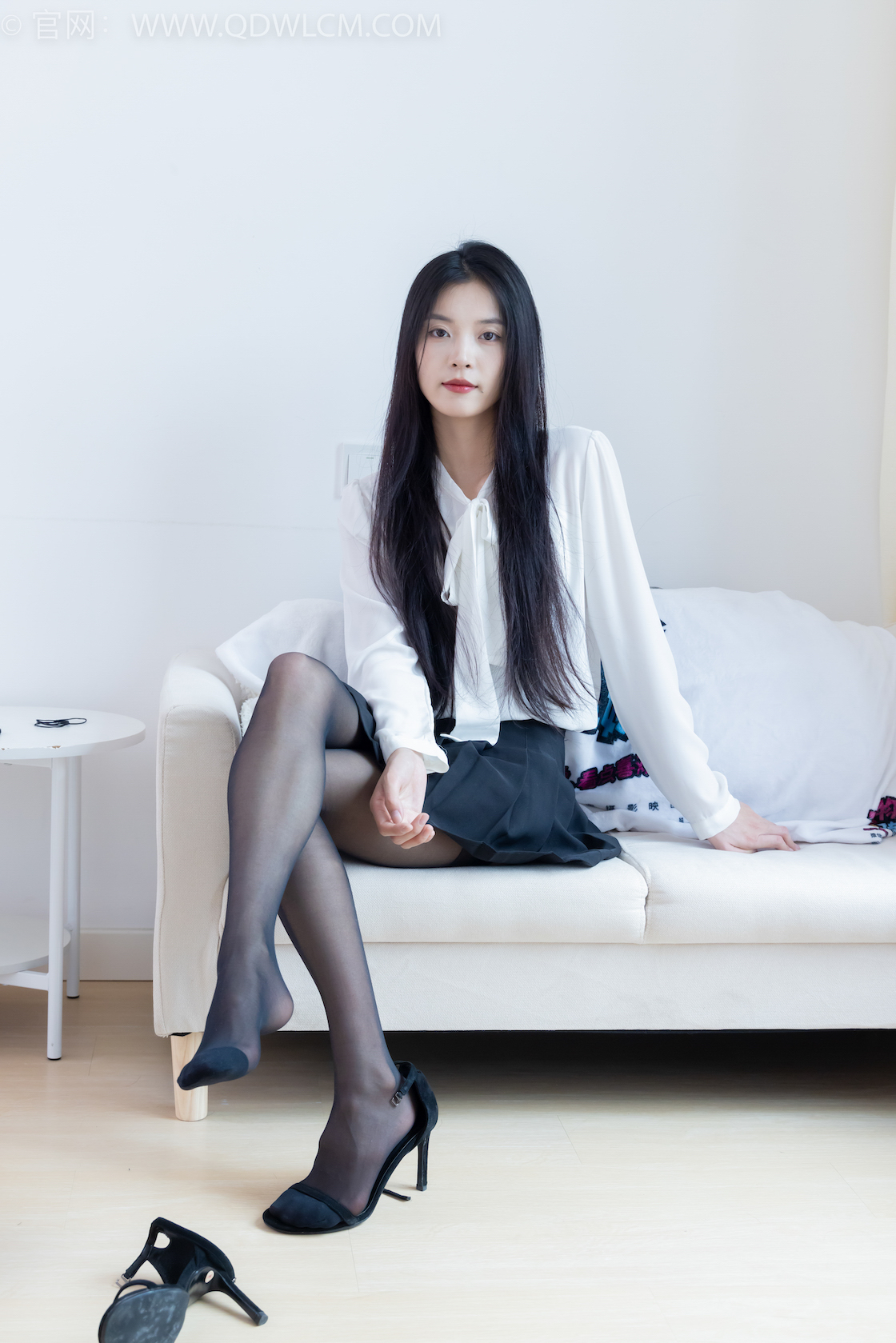 资讯|物恋传媒 &#8211; NO.2349期 《茯苓》 高跟长靴，高跟凉鞋，厚肉丝，薄黑丝[脚尖加固款]，穿脱丝袜剧情