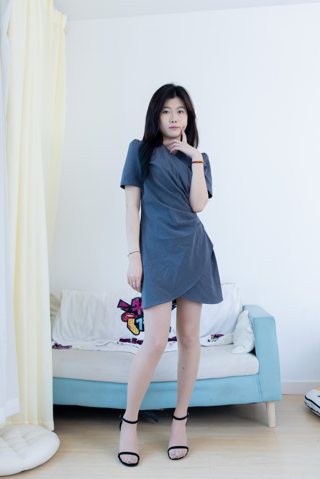 资讯|物恋传媒 &#8211; NO.2336期 《樱桃》 三双高跟鞋，薄肉丝[脚尖透明款]，裸足，视频以超近景特写为主